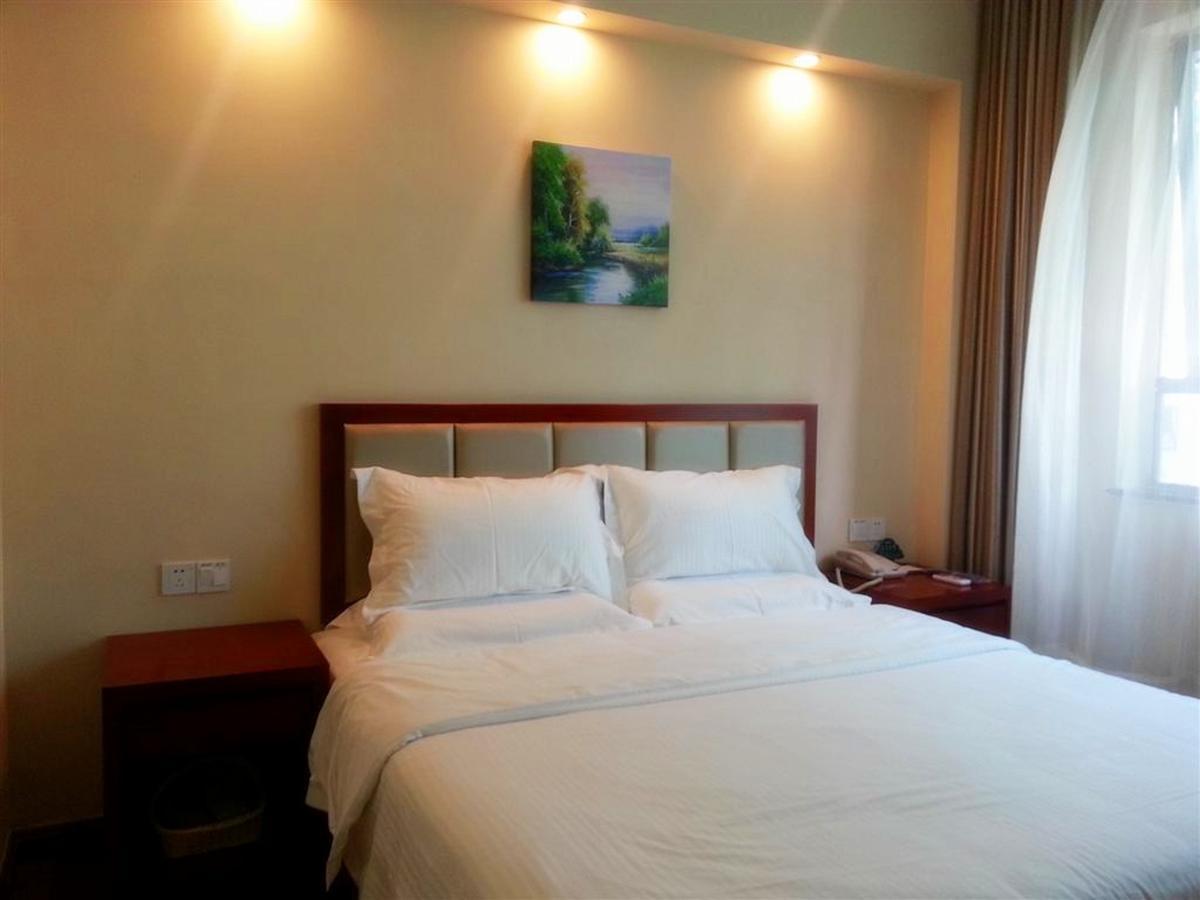 Greentree Inn Shanghai Expo Site South Yanggao Road Subway Station Express Hotel ภายนอก รูปภาพ