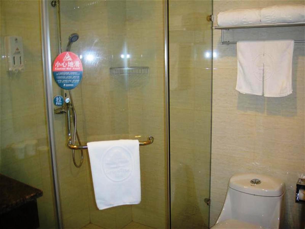 Greentree Inn Shanghai Expo Site South Yanggao Road Subway Station Express Hotel ภายนอก รูปภาพ
