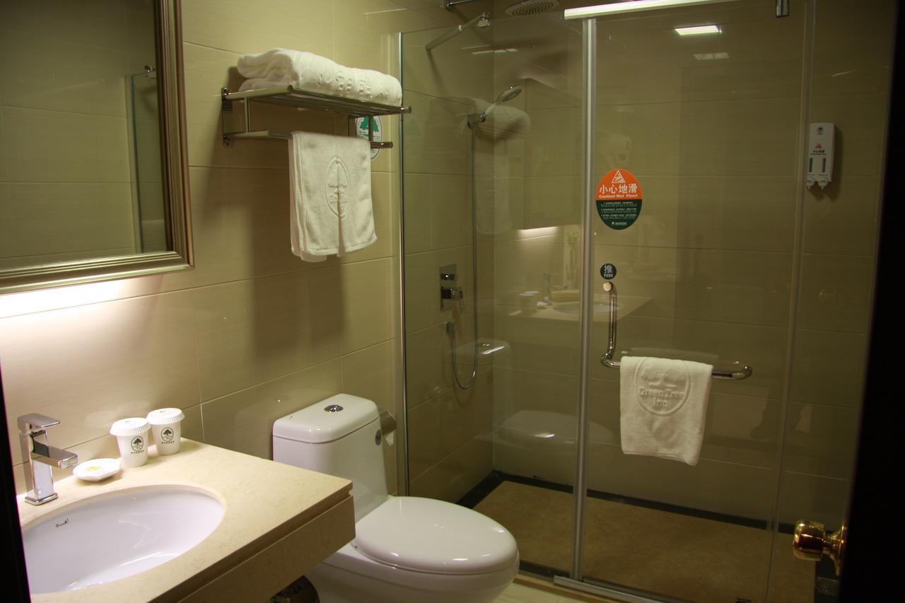 Greentree Inn Shanghai Expo Site South Yanggao Road Subway Station Express Hotel ภายนอก รูปภาพ